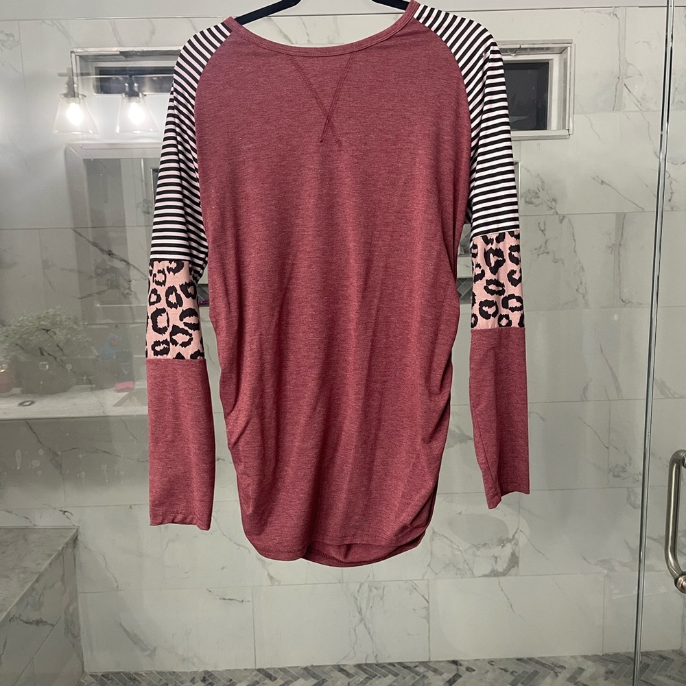 Maternity shirt size XL